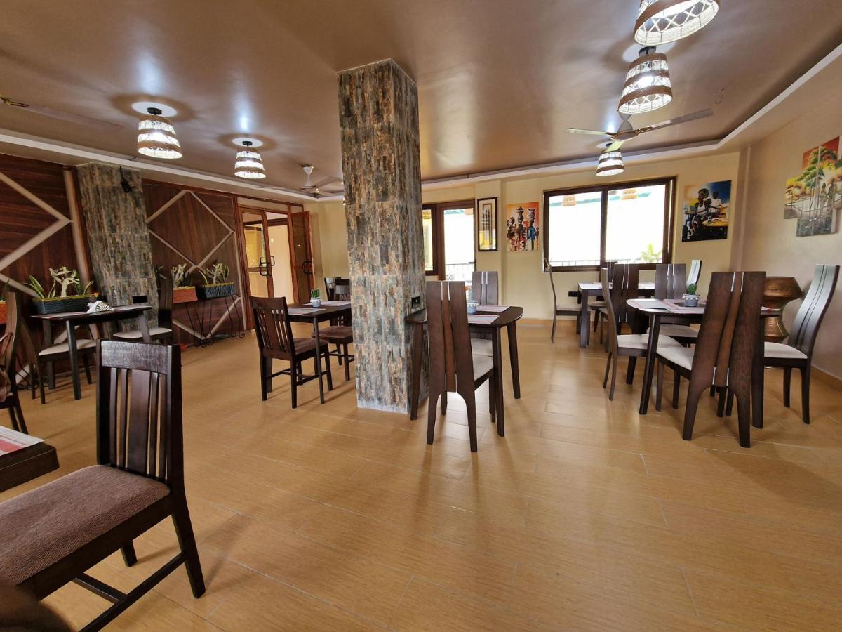 Cactus Creek Hotel Aburi Екстериор снимка