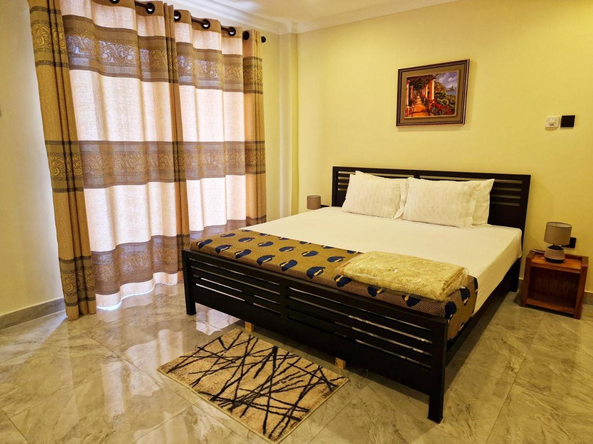 Cactus Creek Hotel Aburi Екстериор снимка