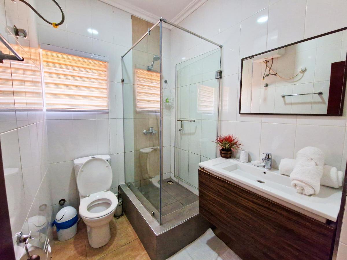 Cactus Creek Hotel Aburi Екстериор снимка