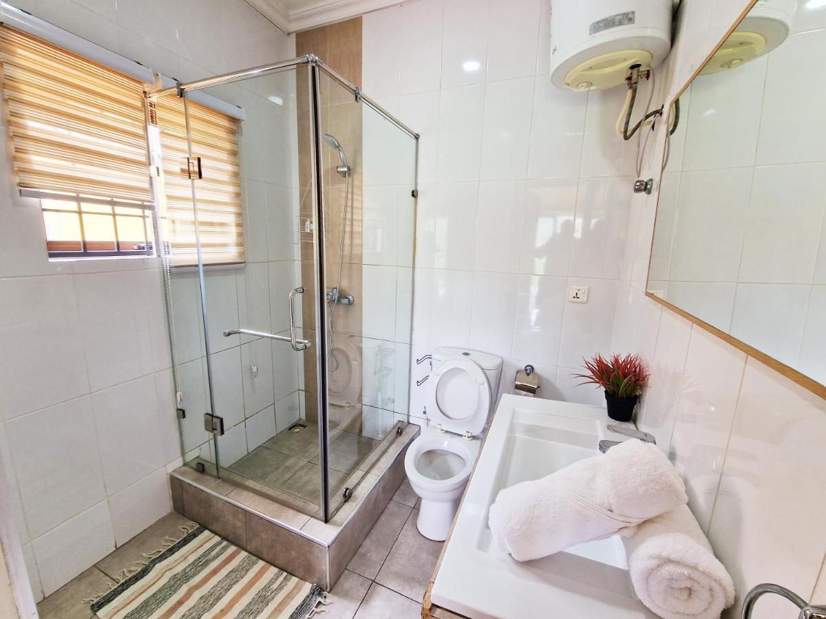 Cactus Creek Hotel Aburi Екстериор снимка