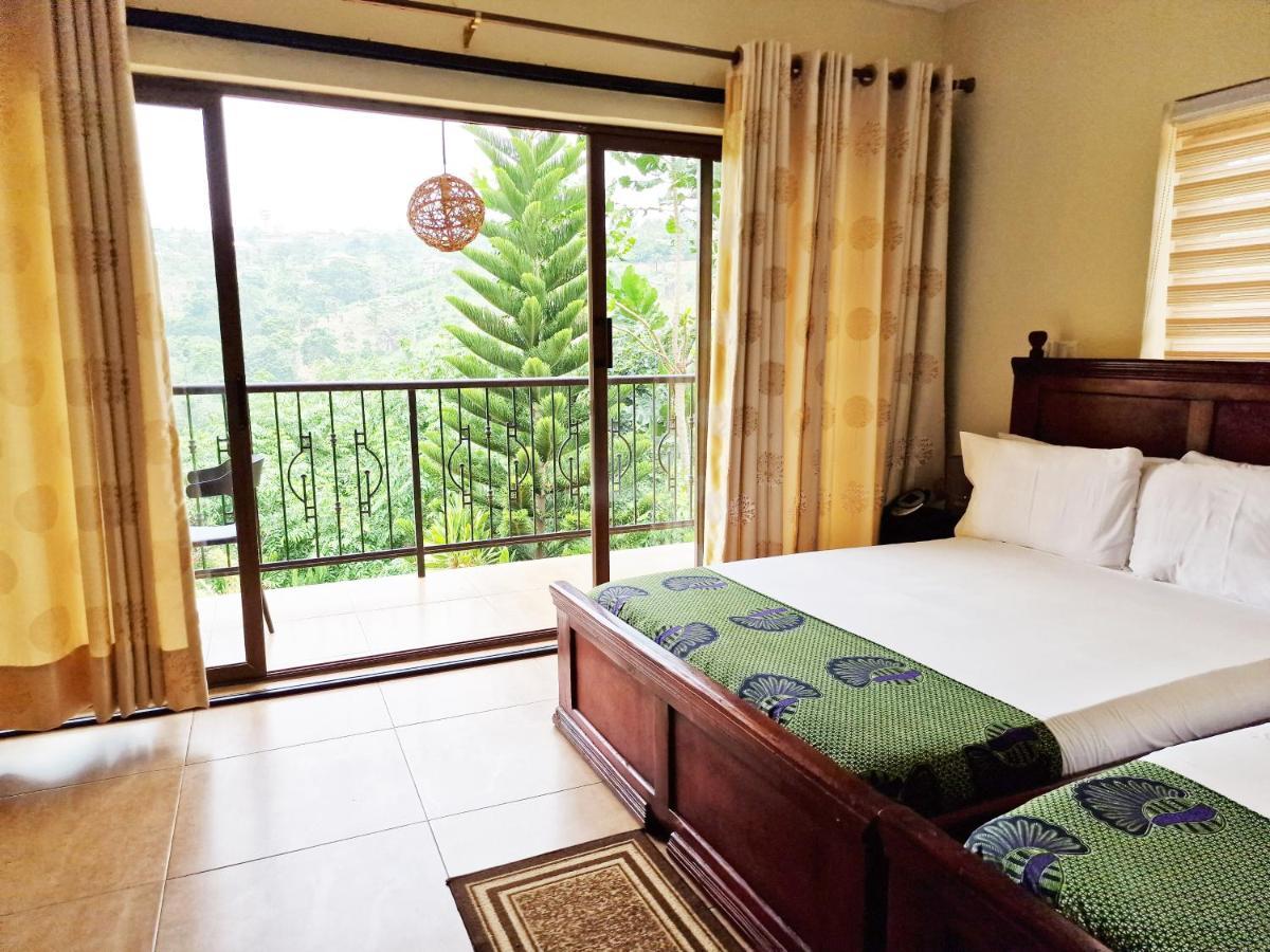 Cactus Creek Hotel Aburi Екстериор снимка