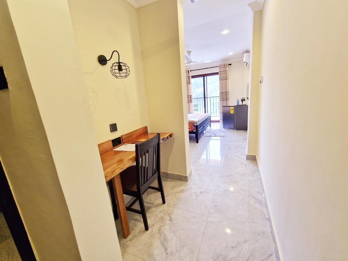 Cactus Creek Hotel Aburi Екстериор снимка
